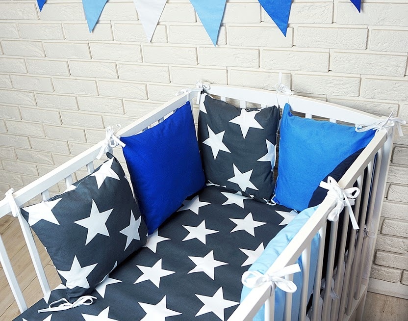 Polštářkový mantinel s povlečením - hvězdy, černá/modrá BABY NELLYS 