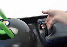 Mountain Racer je vybaven kovovou brzdou.